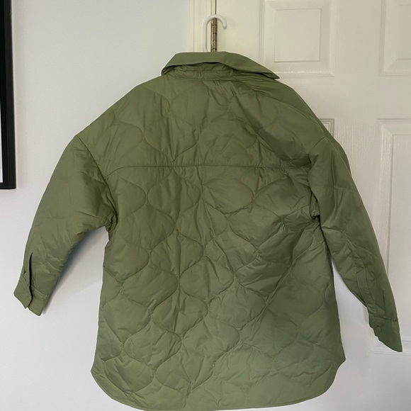 Nike Women's Oversized Quilted Green Medium NWT - Picture 6 of 9